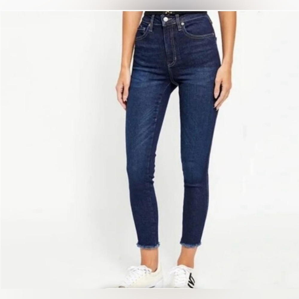 **SOLD** FREE PEOPLE Raw High-Rise Jeans in Rinse, Size: 27 $78 WE THE FREE